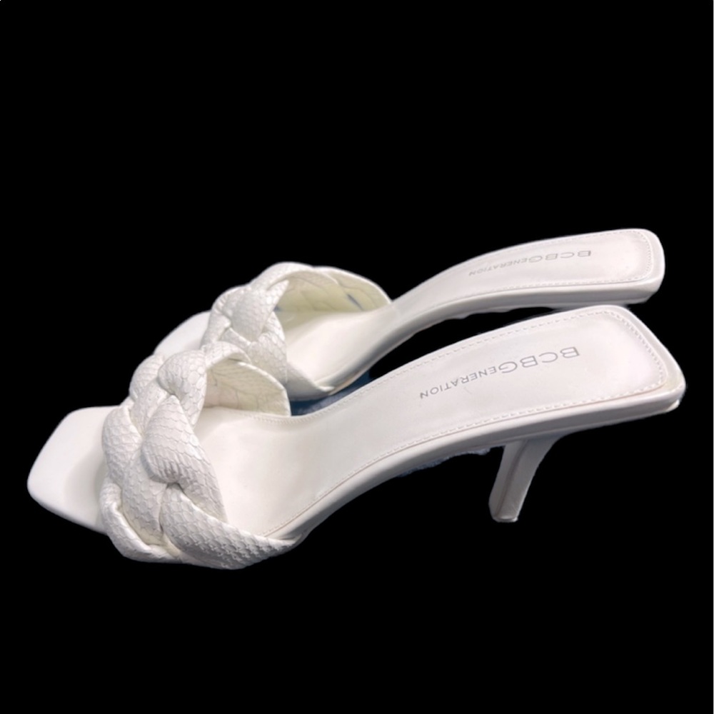 **Trending! New~Never worn!!** BCBGeneration braided slide sandal